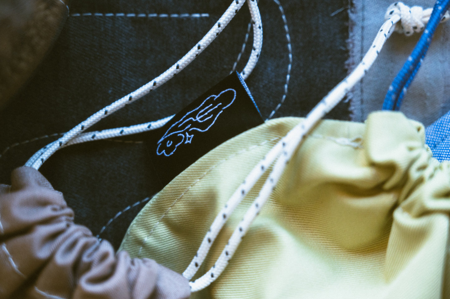 Circle Tote Drawstring Bag 圓弧錦囊收納袋