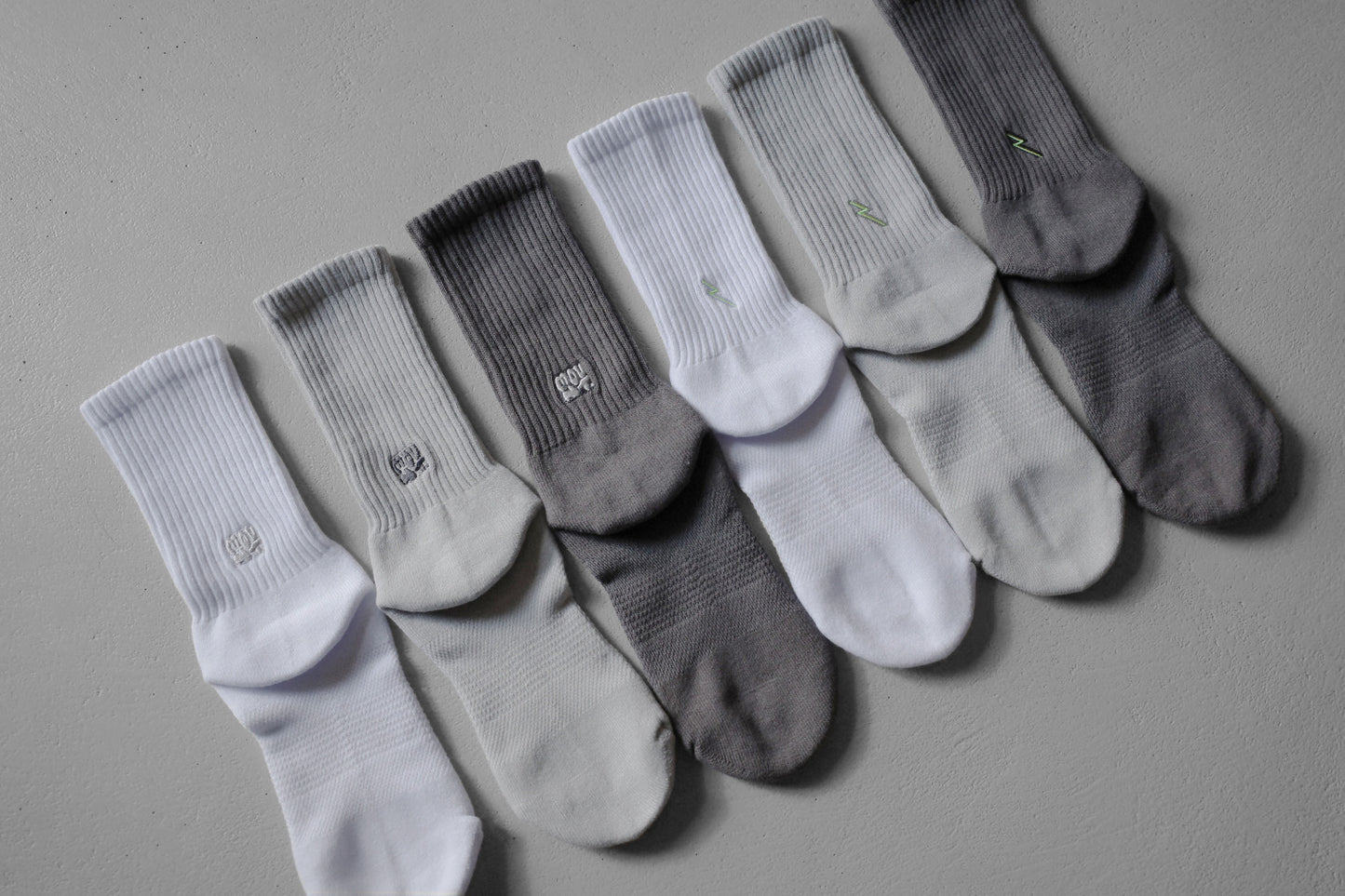 Mount x Hzoo DueNorth 聯名襪子組