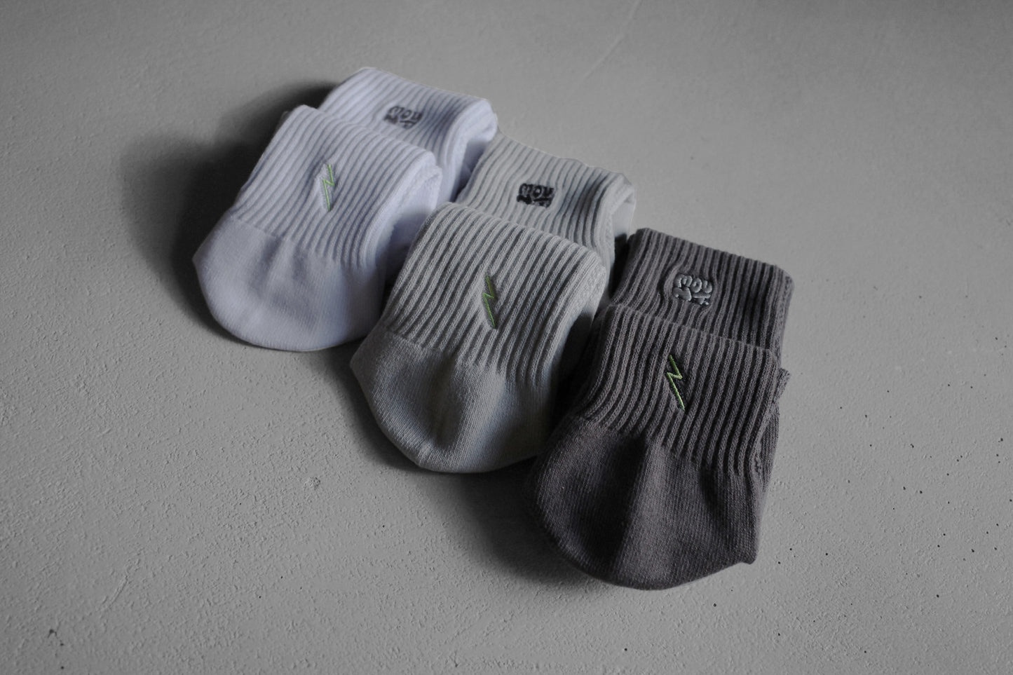 Mount x Hzoo DueNorth 聯名襪子組